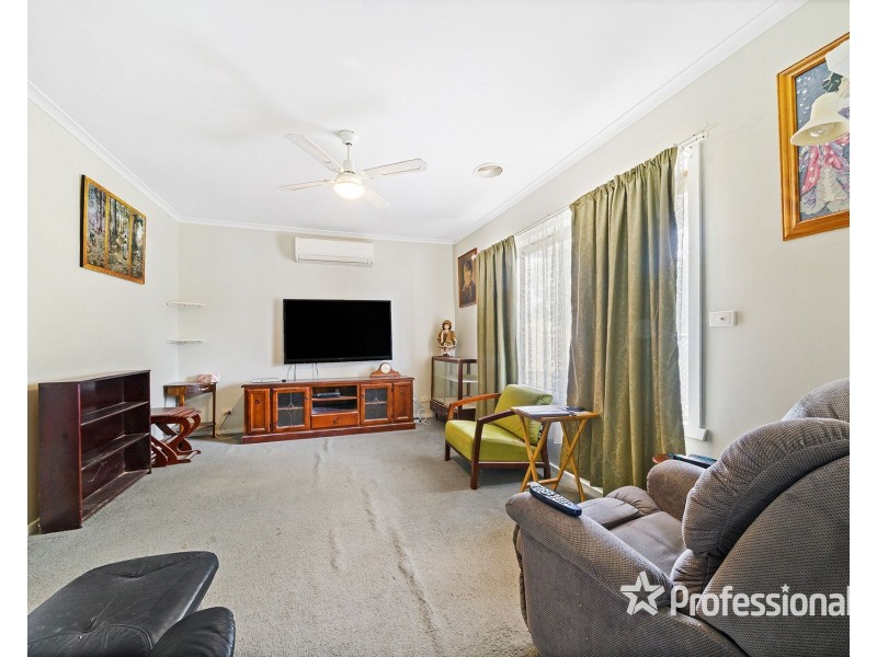 10 Errington Road, St Albans VIC 3021