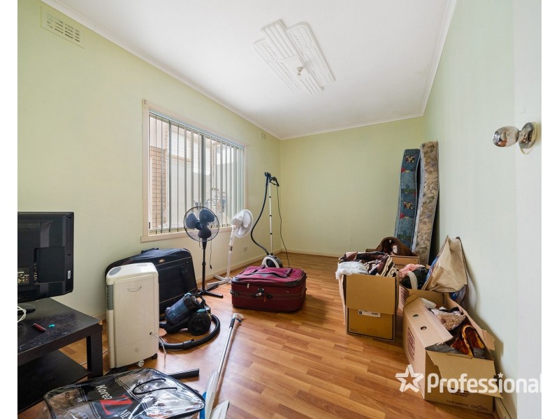 10 Scott Avenue, St Albans VIC 3021