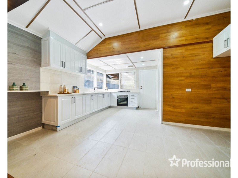 22 Hampshire Road, Sunshine VIC 3020