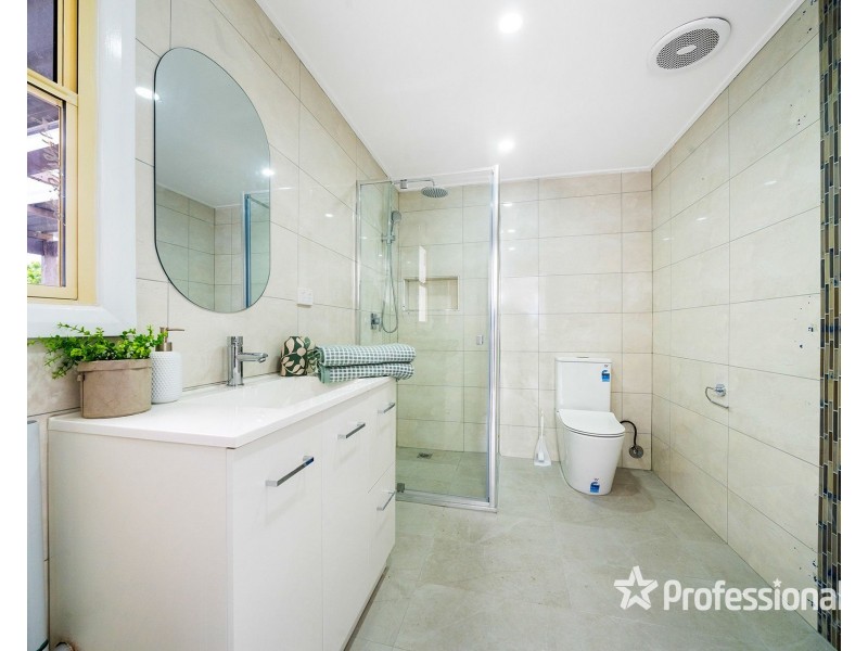 22 Hampshire Road, Sunshine VIC 3020