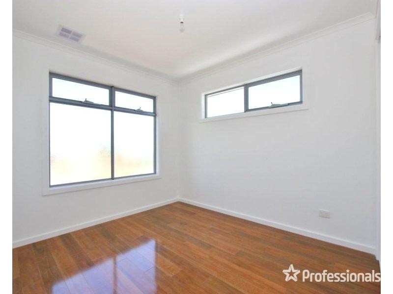 94 Leonard Avenue, St Albans VIC 3021