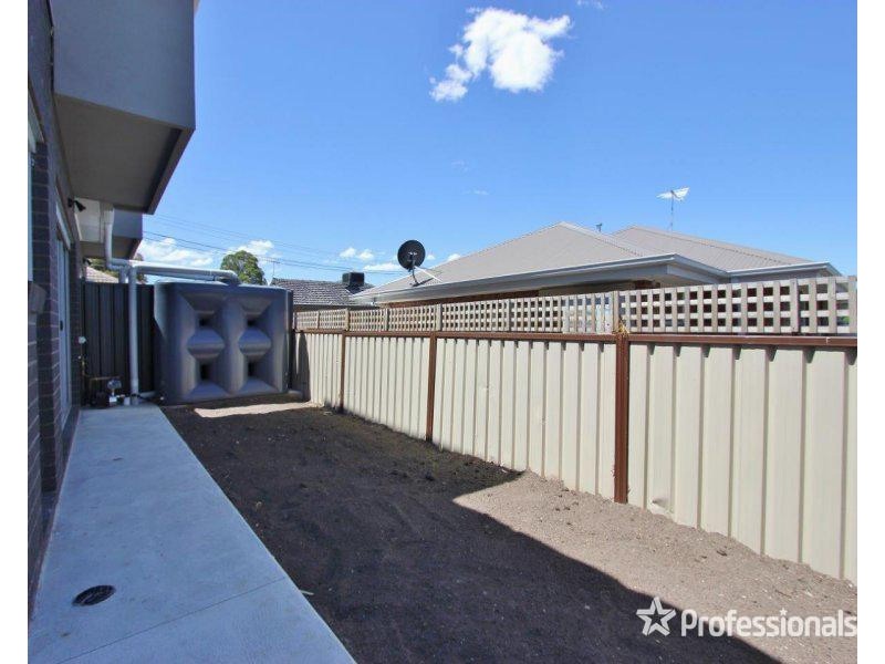 94 Leonard Avenue, St Albans VIC 3021