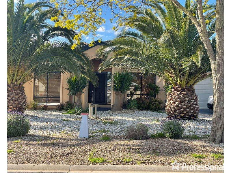 34 Meadow Glen Drive, Melton West VIC 3337