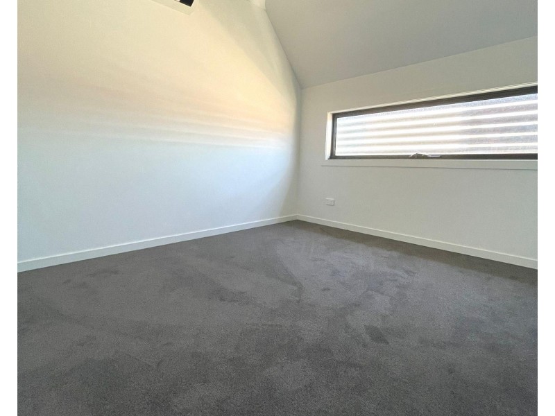 2/35 Bardsley Street, Sunshine North VIC 3020