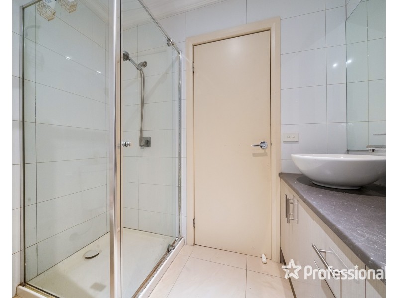 2/9 Gunyah Mews, St Albans VIC 3021