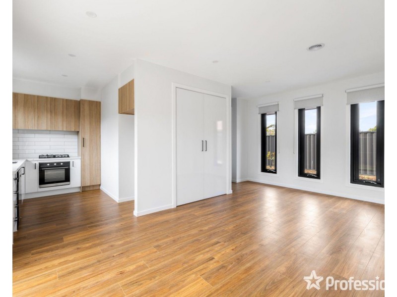 2/48 Douglas Avenue, St Albans VIC 3021