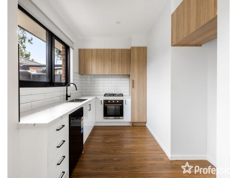 2/48 Douglas Avenue, St Albans VIC 3021