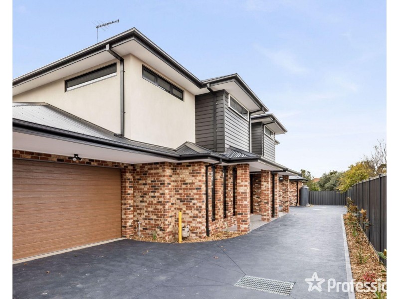 2/48 Douglas Avenue, St Albans VIC 3021