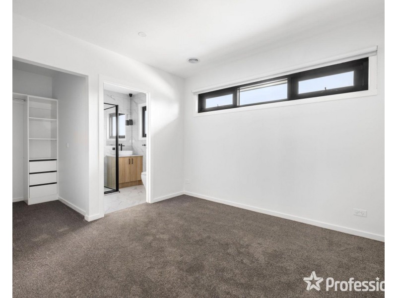 2/48 Douglas Avenue, St Albans VIC 3021