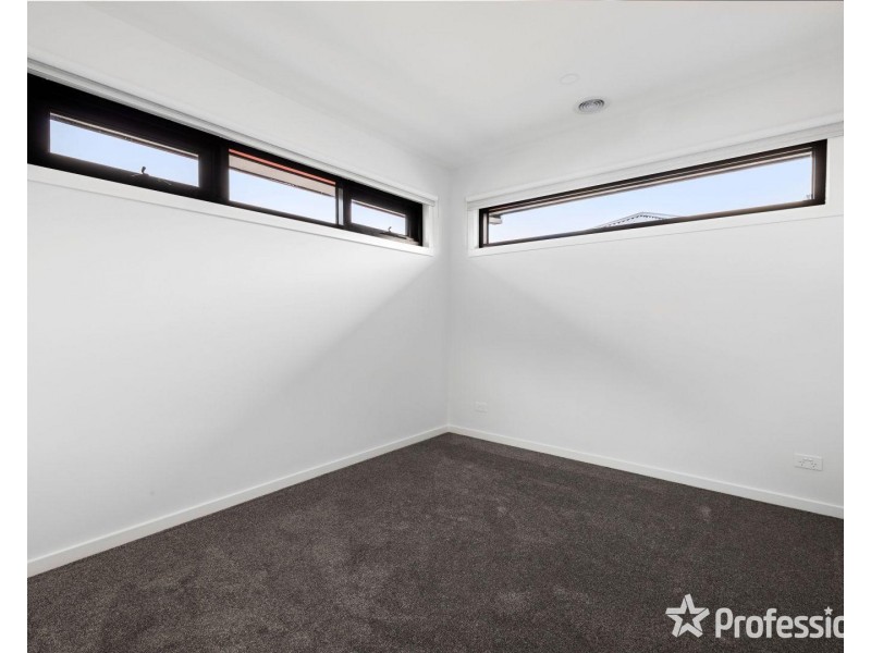 2/48 Douglas Avenue, St Albans VIC 3021