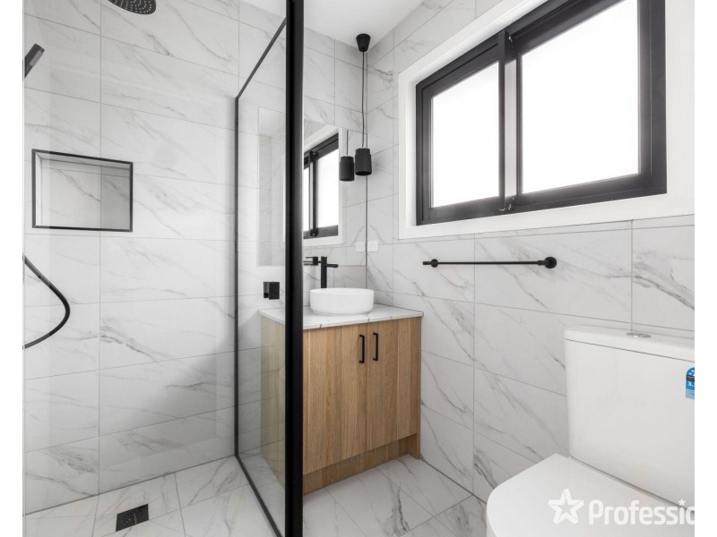 2/48 Douglas Avenue, St Albans VIC 3021