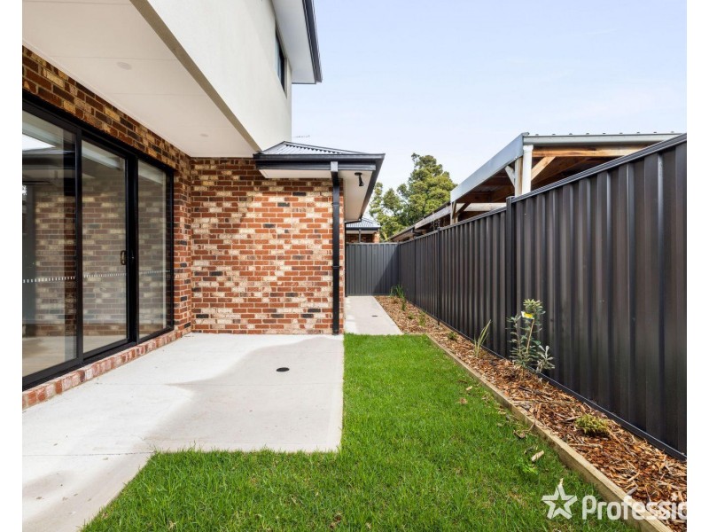 2/48 Douglas Avenue, St Albans VIC 3021