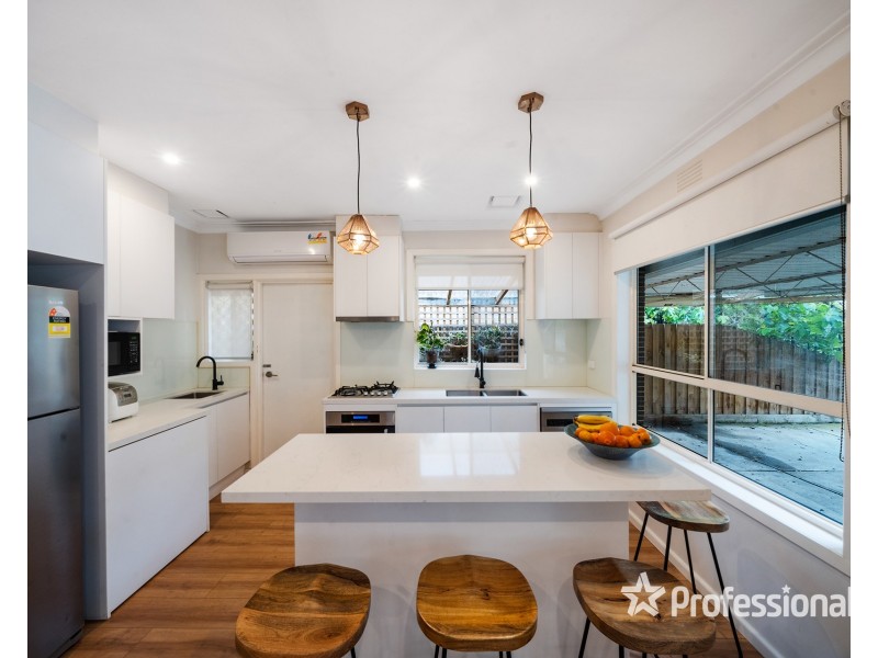 2/24 Victor Street, Sunshine North VIC 3020