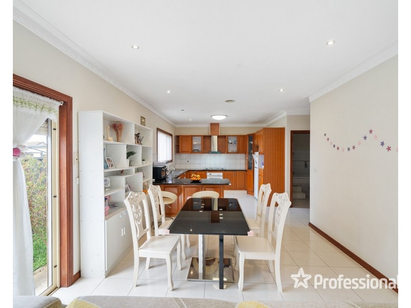 2/12 Grant Street, St Albans VIC 3021