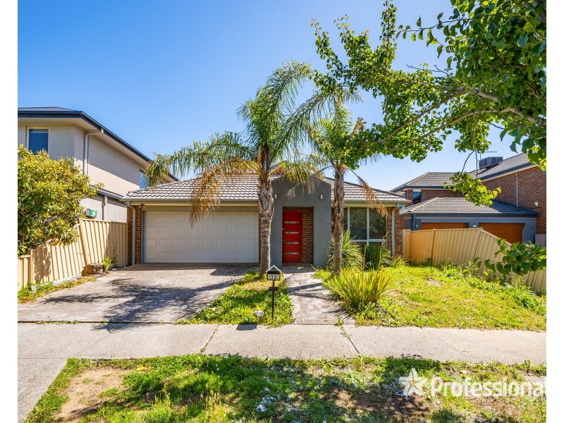 33 The Avenue, Caroline Springs VIC 3023