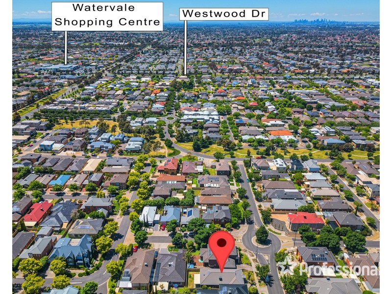 33 The Avenue, Caroline Springs VIC 3023
