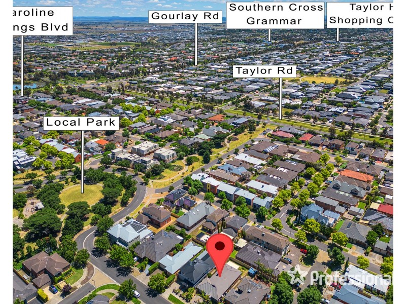 33 The Avenue, Caroline Springs VIC 3023