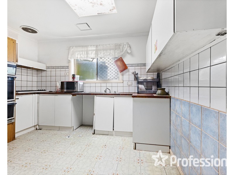 9 Moffat Street, St Albans VIC 3021