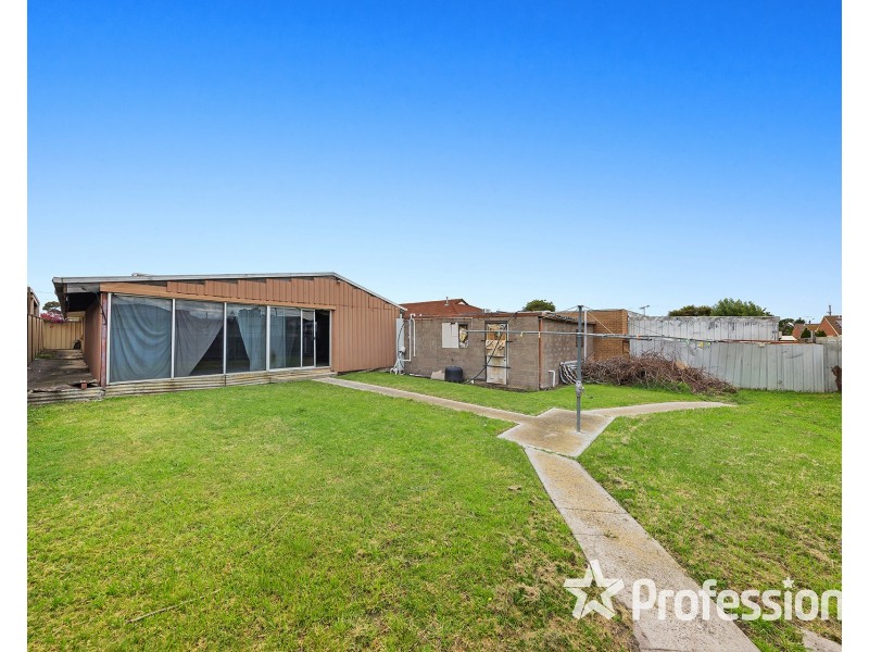9 Moffat Street, St Albans VIC 3021