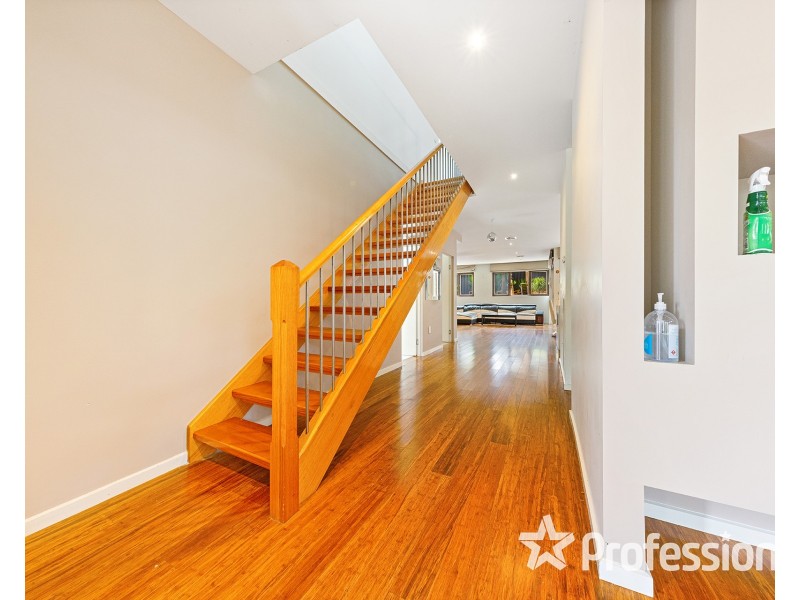 15 Herring Loop, Caroline Springs VIC 3023