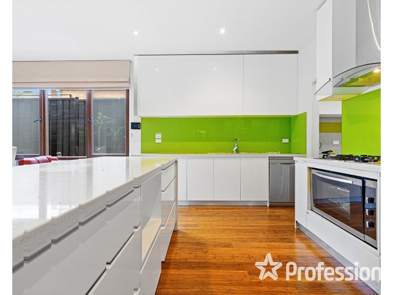 15 Herring Loop, Caroline Springs VIC 3023