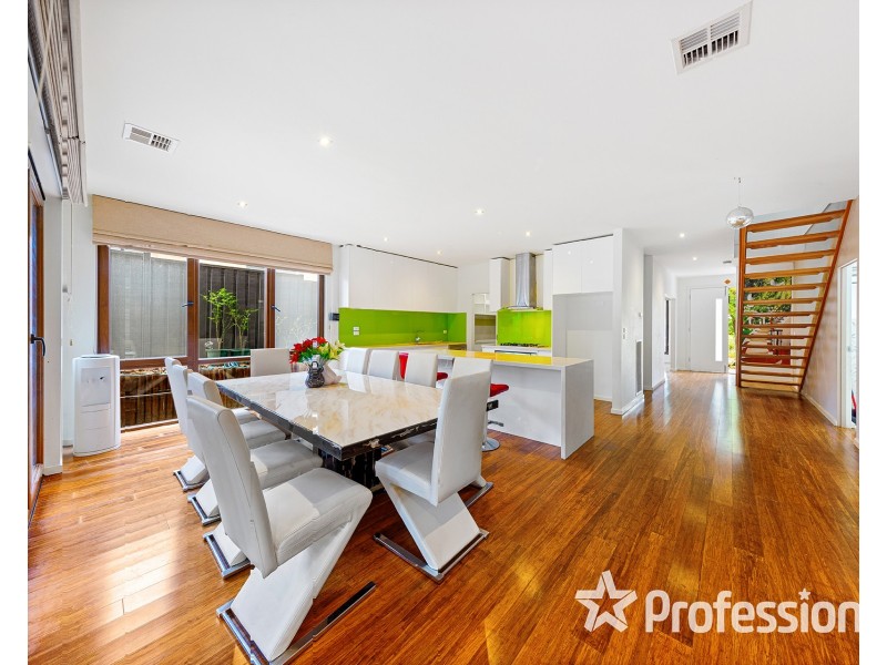 15 Herring Loop, Caroline Springs VIC 3023