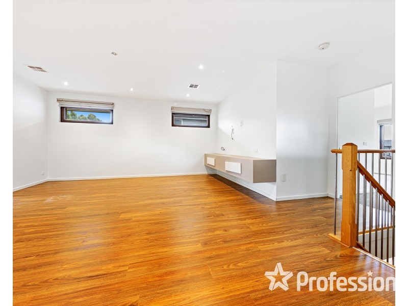 15 Herring Loop, Caroline Springs VIC 3023