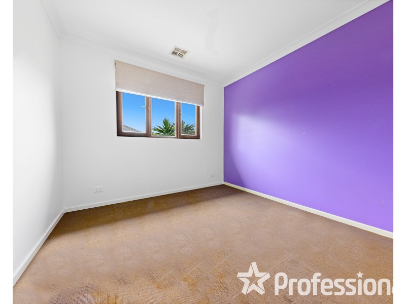 15 Herring Loop, Caroline Springs VIC 3023