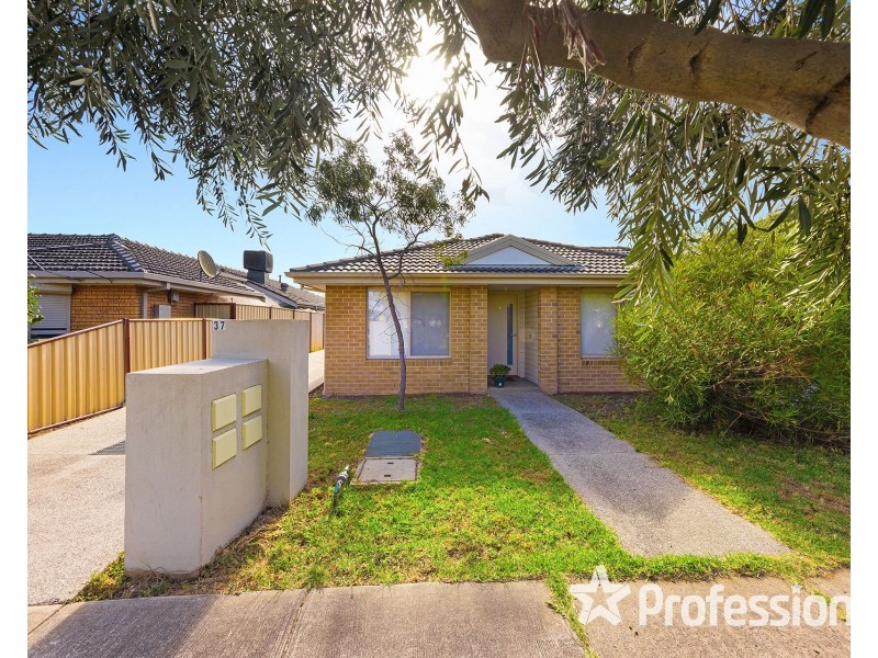 1/37 Glendening Street, St Albans VIC 3021