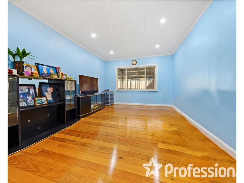 8 Ross Street, St Albans VIC 3021