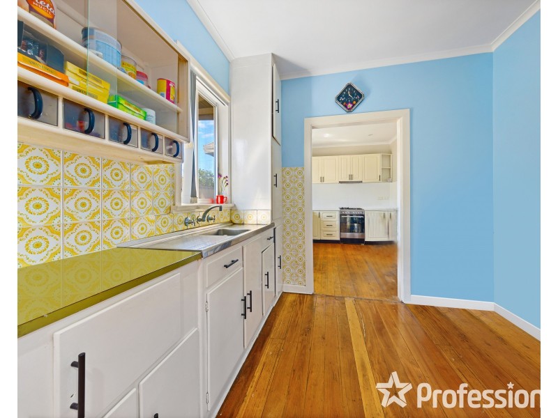 8 Ross Street, St Albans VIC 3021