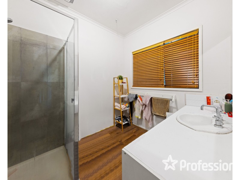 1/27 James Street, St Albans VIC 3021