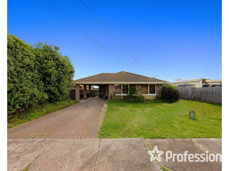 51 Marina Drive, Melton VIC 3337