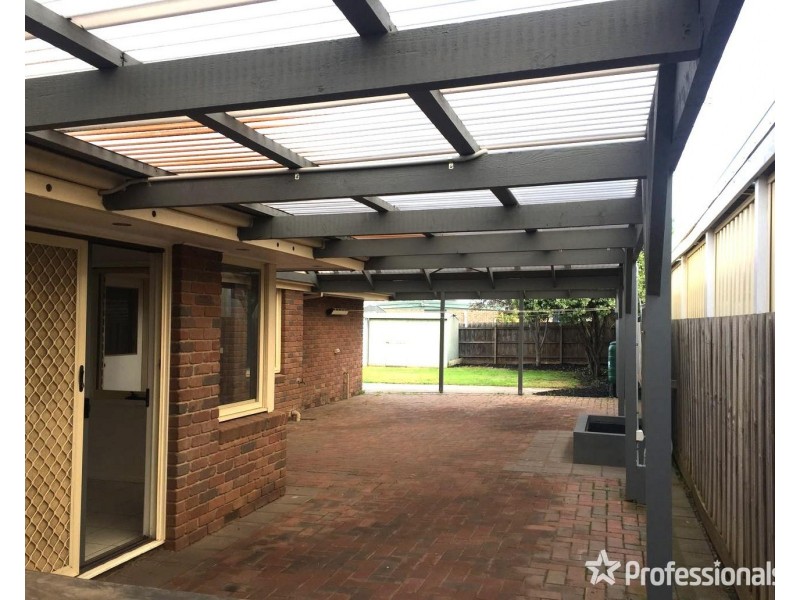 51 Marina Drive, Melton VIC 3337