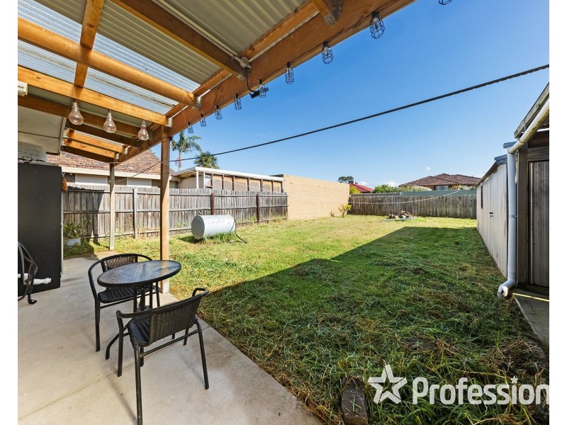 75 Errington Road, St Albans VIC 3021