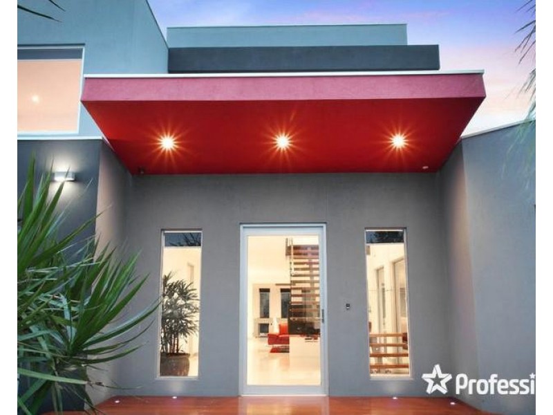 25 Glenmaggie Chase, Caroline Springs VIC 3023