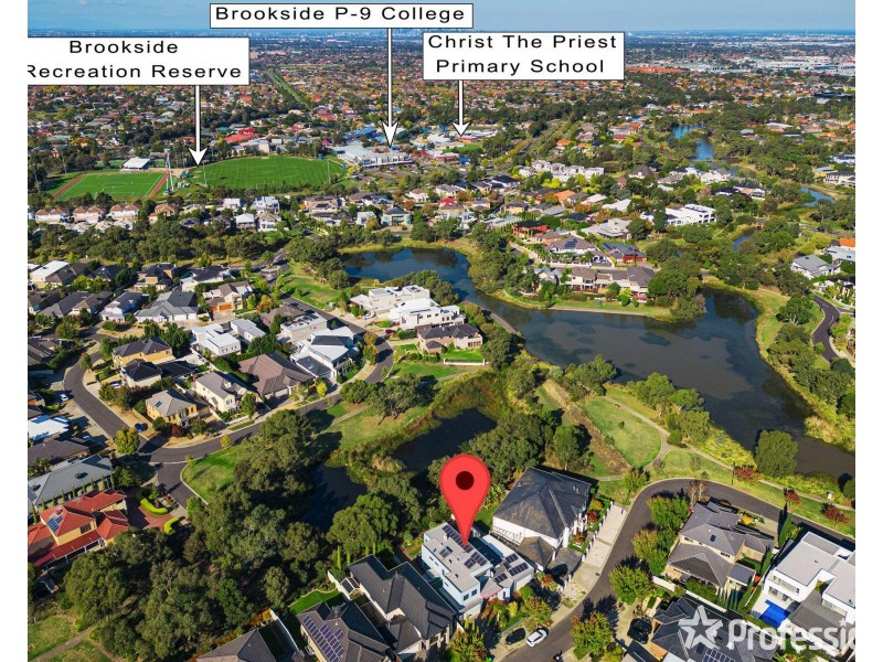 25 Glenmaggie Chase, Caroline Springs VIC 3023