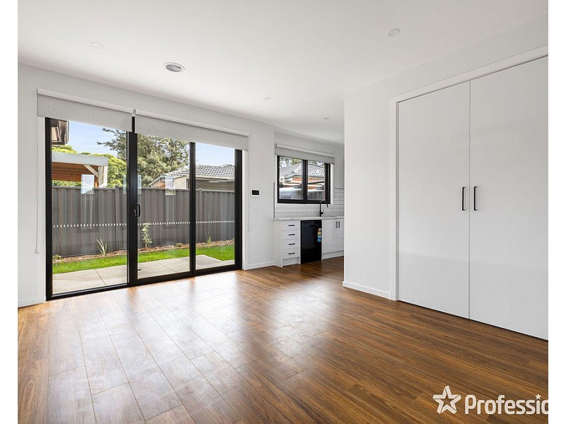 2/48 Douglas Avenue, St Albans VIC 3021