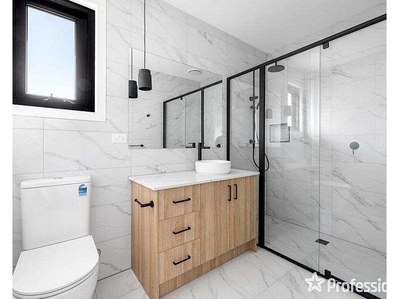 2/48 Douglas Avenue, St Albans VIC 3021