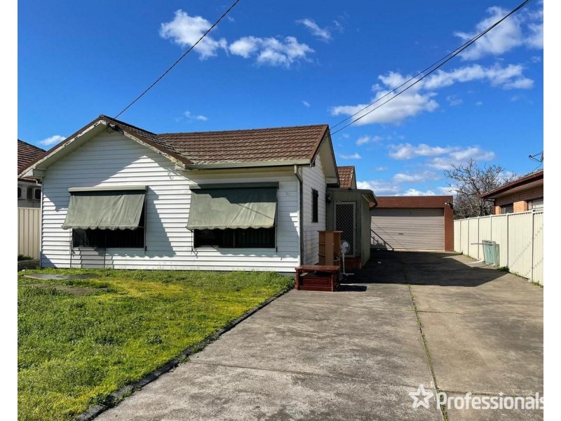 30 Walmer Avenue, St Albans VIC 3021