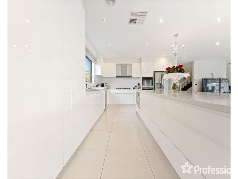 3 Pimelea Way, Hillside VIC 3037