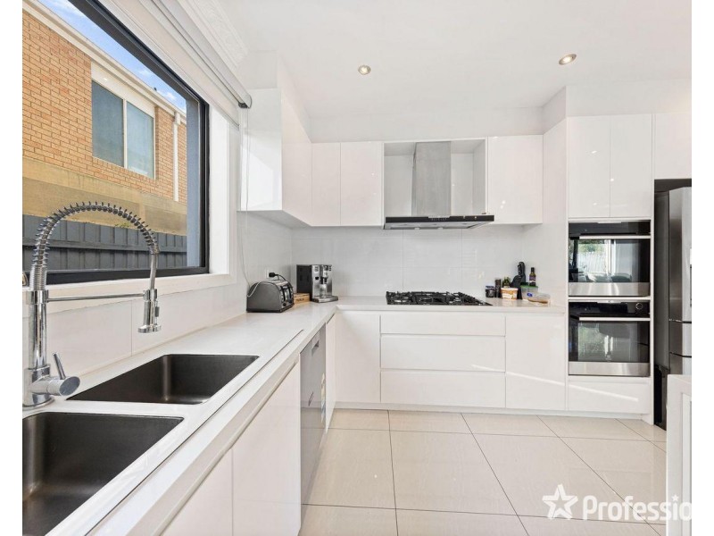 3 Pimelea Way, Hillside VIC 3037