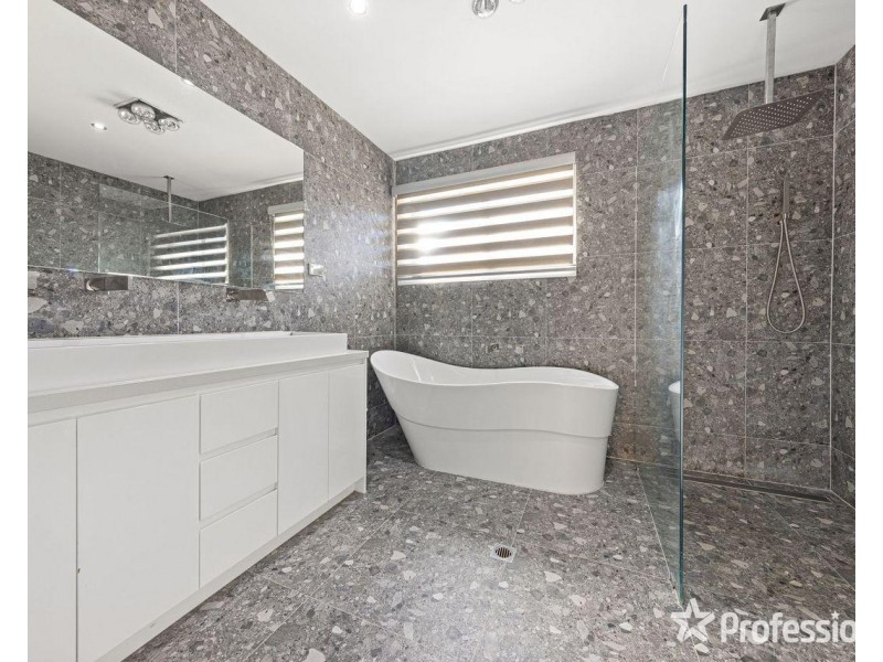 3 Pimelea Way, Hillside VIC 3037