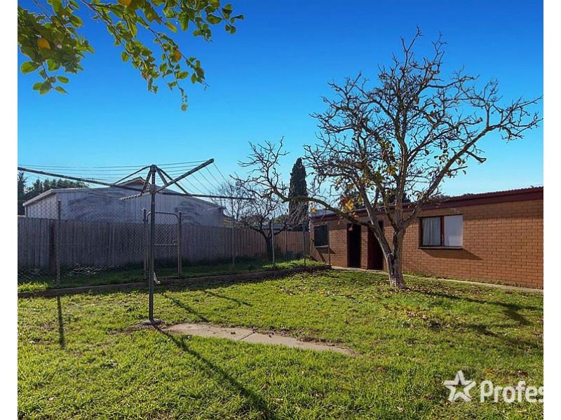 4 Occold Court, St Albans VIC 3021
