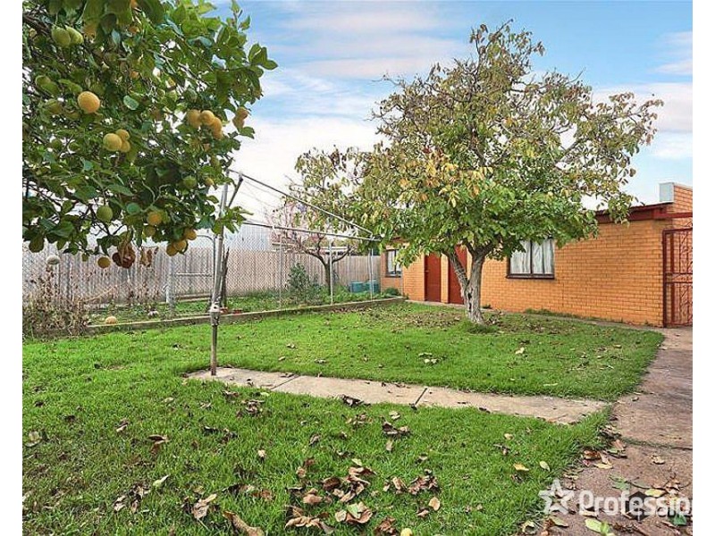 4 Occold Court, St Albans VIC 3021