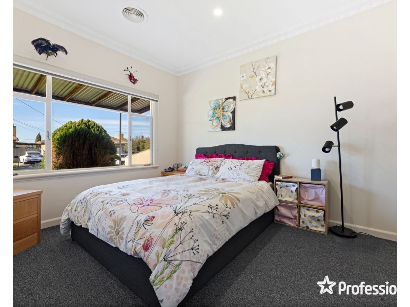 49 View Street, St Albans VIC 3021