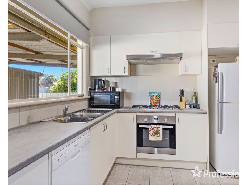 49 View Street, St Albans VIC 3021