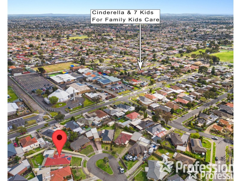 8 Opala Court, Kings Park VIC 3021