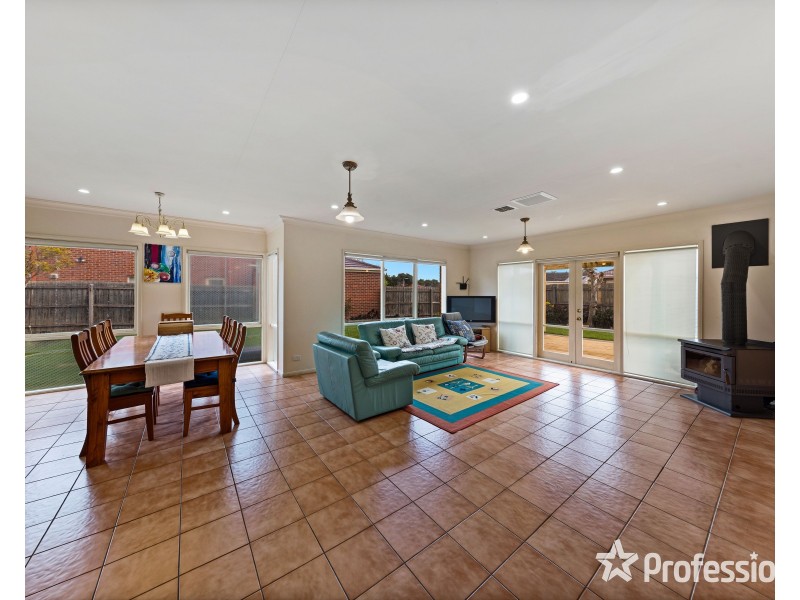 5 Pimelea Way, Hillside VIC 3037