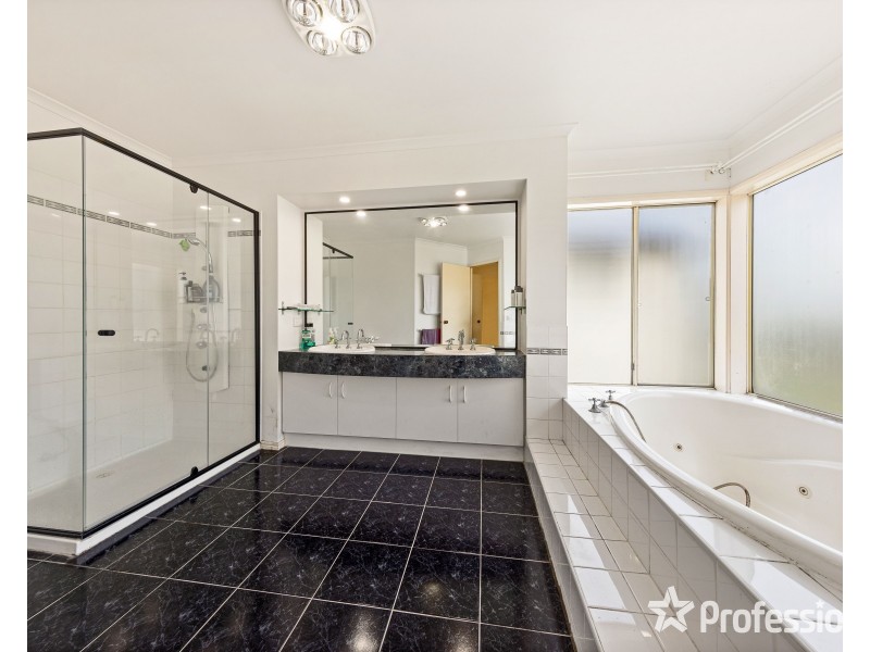 5 Pimelea Way, Hillside VIC 3037